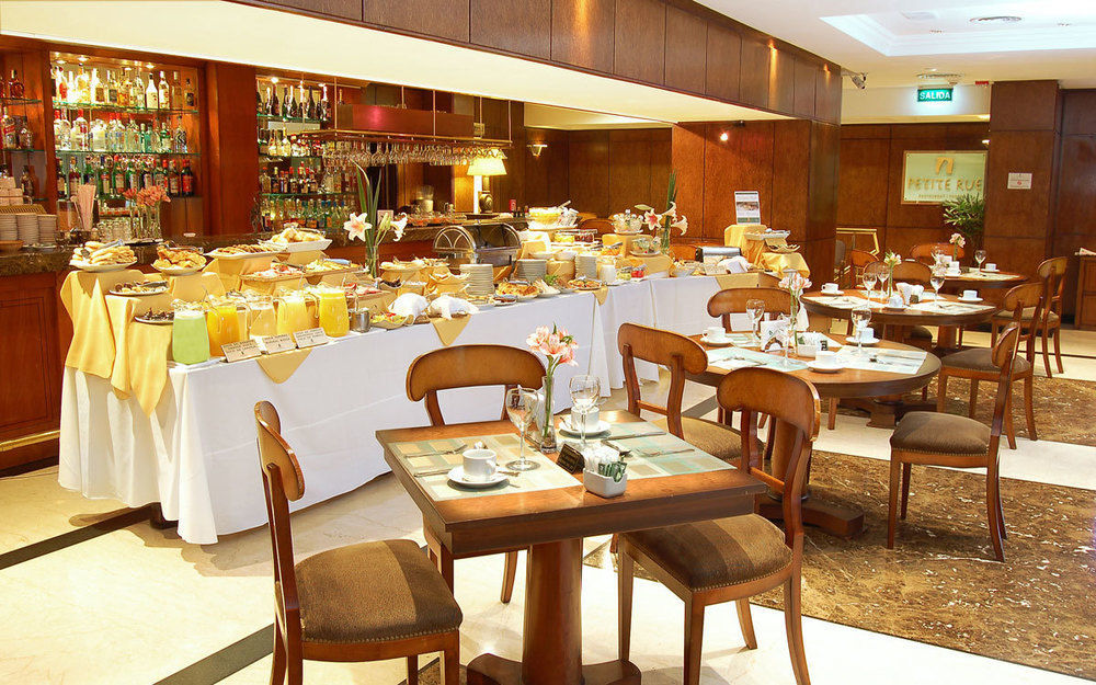 Howard Johnson Hotel 9 De Julio Avenue 부에노스아이레스 레스토랑 사진